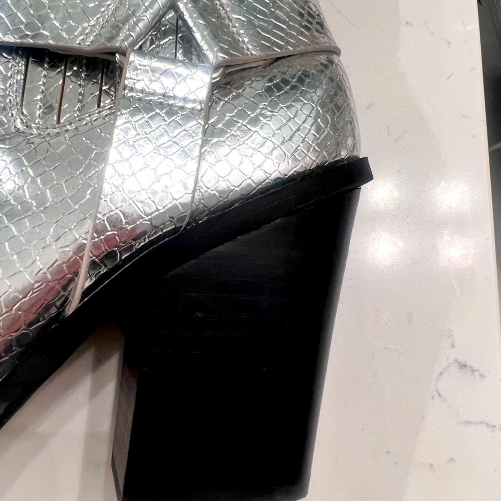 DV Dolce Vita  Boots - Picture 8 of 8